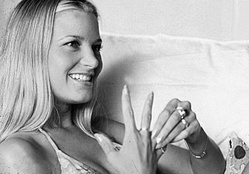  Bridget Fonda
