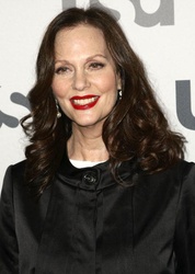  Lesley Ann Warren