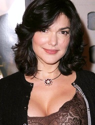  Laura Harring