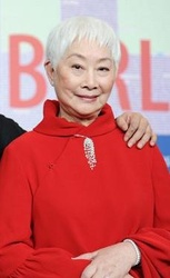  Lisa Lu