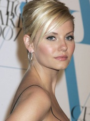  Elisha Cuthbert
