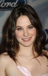 Caroline Dhavernas
