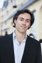  Emmanuel Mouret