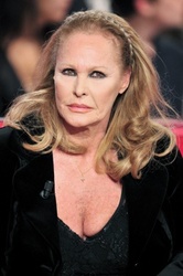  Ursula Andress