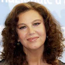  Stefania Sandrelli