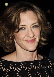  Joan Cusack