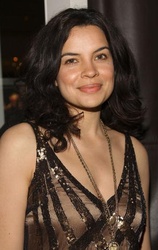  Zuleikha Robinson