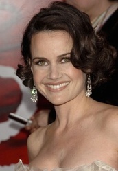  Carla Gugino