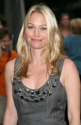  Sarah Wynter