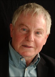  Derek Jacobi