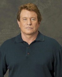  Tom  Berenger
