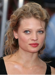  Mélanie Thierry