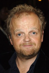  Toby Jones