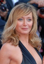  Julie Ferrier