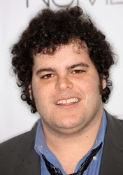  Josh Gad