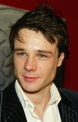  Rupert Evans