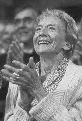  Suzanne Flon