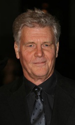  James Fox