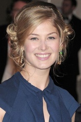  Rosamund Pike