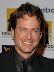  Greg Kinnear