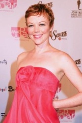  Emily Bergl