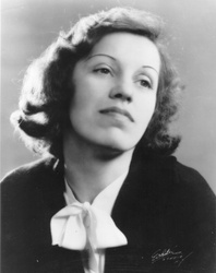  Lotte Lenya