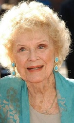  Gloria Stuart