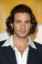  Santiago Cabrera
