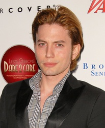  Jackson Rathbone