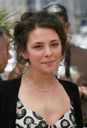  Jasmine Trinca