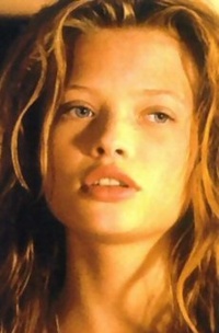 Mélanie Thierry signe Dumas