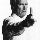 Clint Eastwood prend les pleins pouvoirs