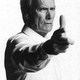 Clint Eastwood prend les pleins pouvoirs