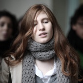 Agathe Bonitzer tente de survivre.