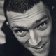 Vincent Cassel fait le moine.
