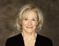 Glenn Close se change en homme !