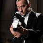 Fred Testot garde ses bouts de ficelle...