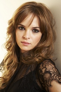 Danielle Panabaker nous dit tout sur The Ward !