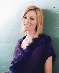 Elizabeth Banks rejoint Dark Fields !