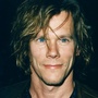 Kevin Bacon en mâle dominant