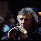 Un faux flic chez Curtis Hanson