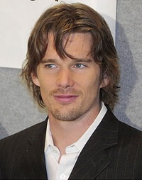 Ethan Hawke se confine chez un inconnu