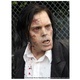 Un survivant de plus face aux zombies