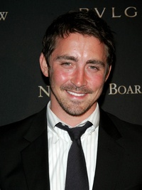 Lee Pace dans la série Miraculous Year
