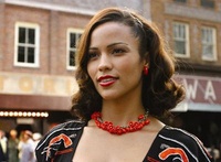 Paula Patton arrive dans New York Unité Spéciale