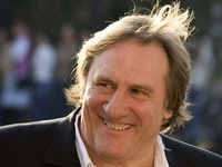 Depardieu « Juliette Binoche n’a rien ! »