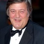 Stephen Fry en frère de Robert Downey jr