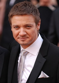 Jeremy Renner est Jason Bourne
