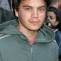 Savages s'offre Emile Hirsch