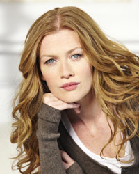 Mireille Enos aux côtés de Brad Pitt